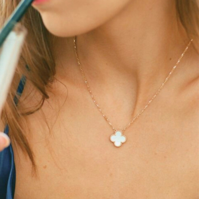 CLOVER | White Necklace