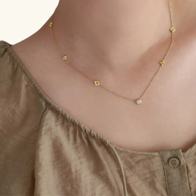 CARRIE Clover Necklace | Gold